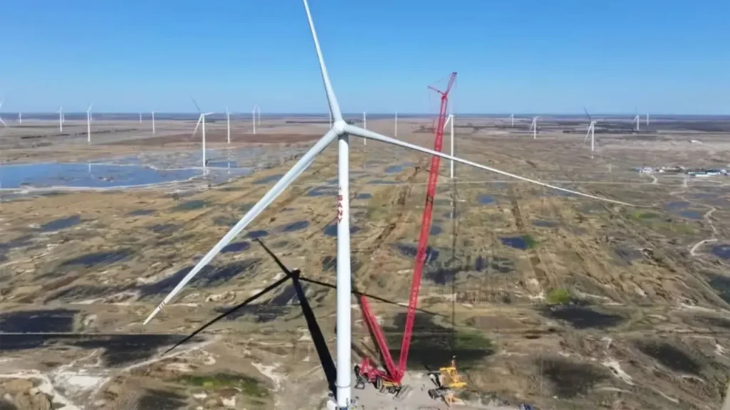 World's Largest Onshore Wind Turbine Installed in China